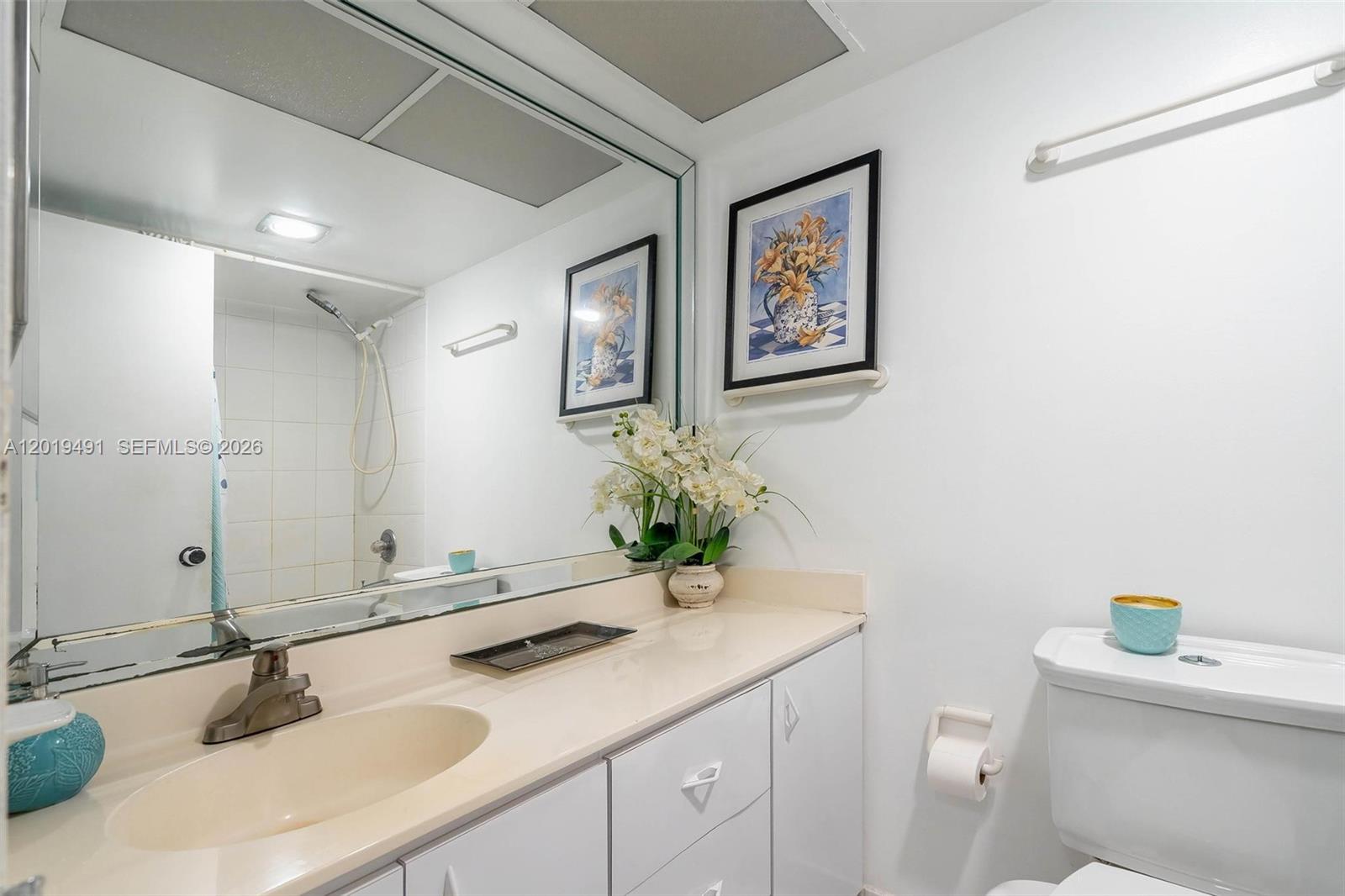WINSTON TOWERS 500 CONDO - Residential