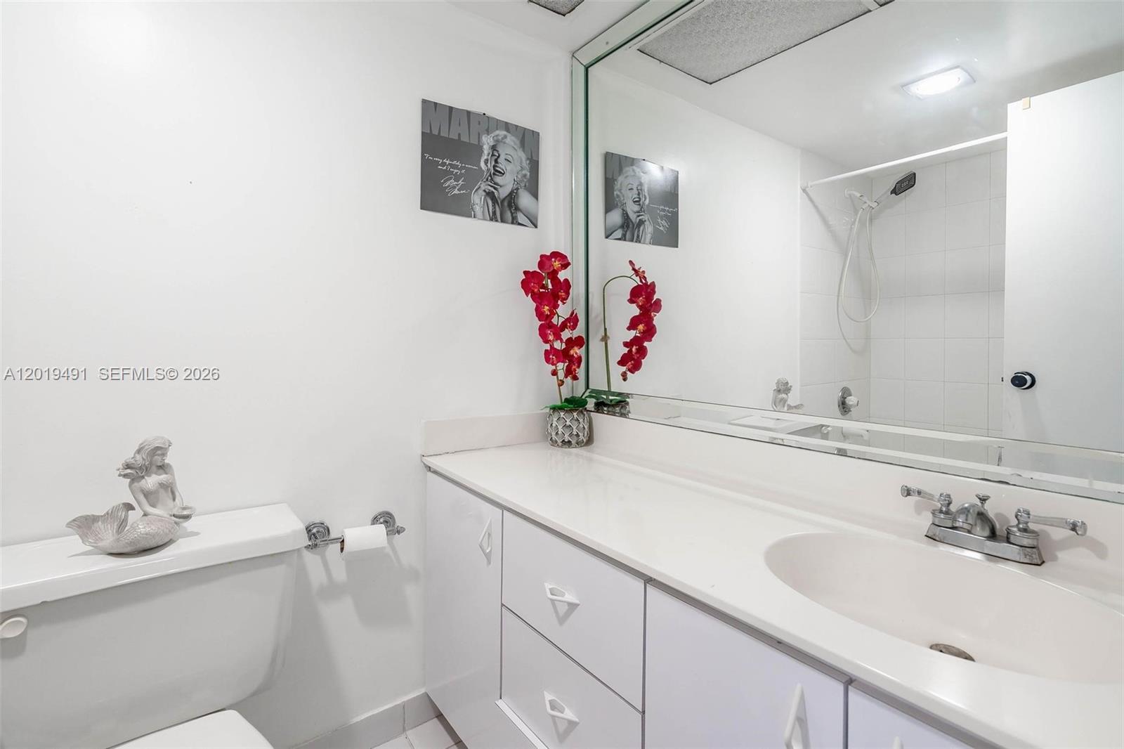 WINSTON TOWERS 500 CONDO - Residential