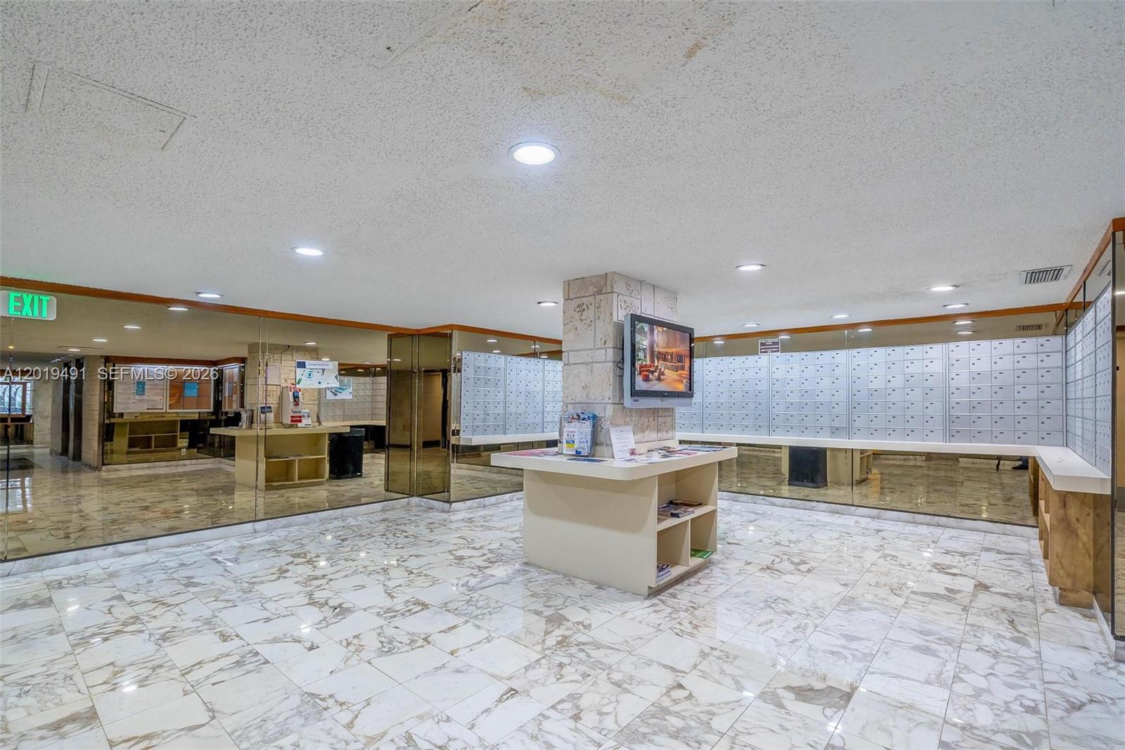 WINSTON TOWERS 500 CONDO - Residential