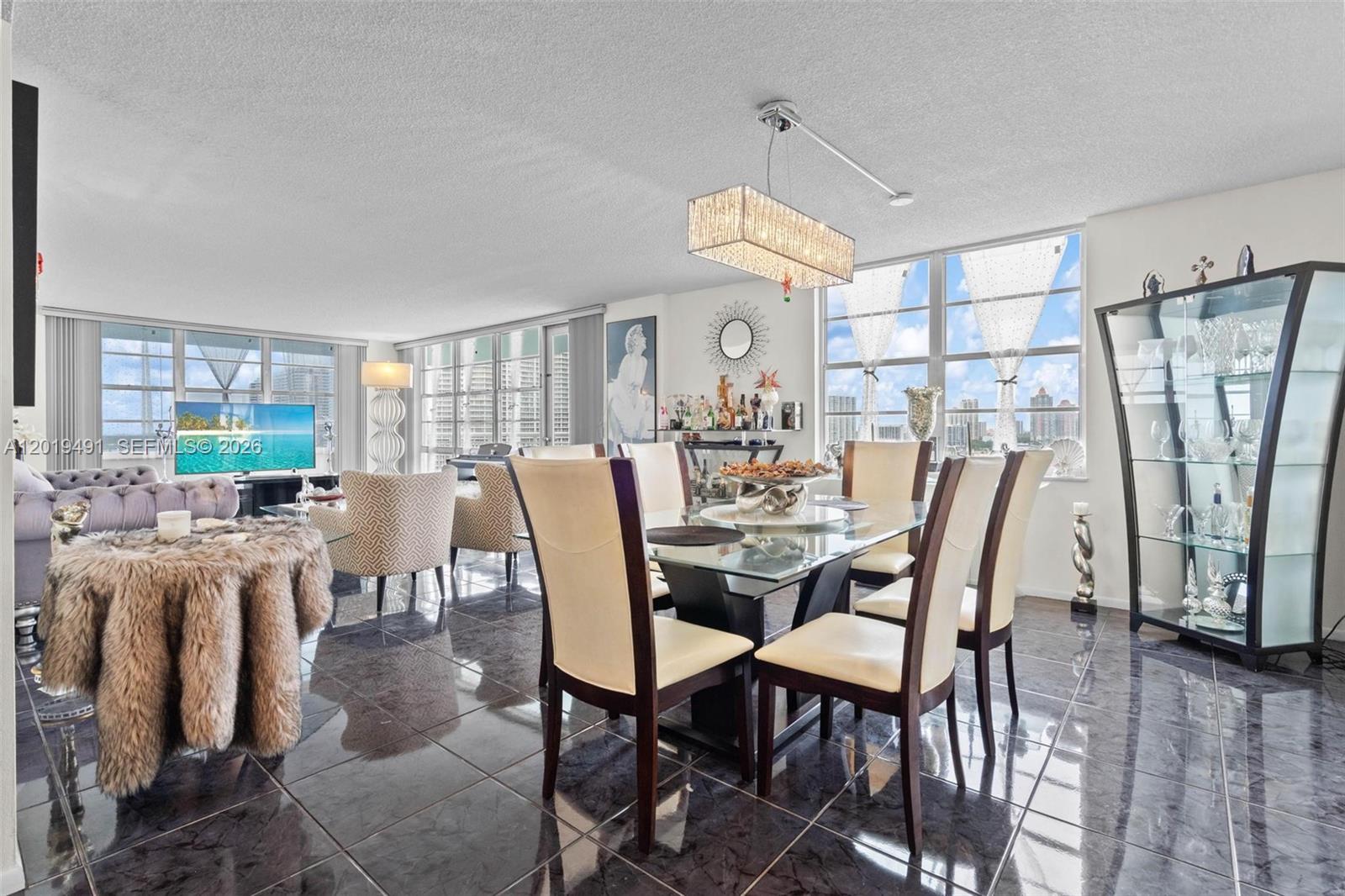 WINSTON TOWERS 500 CONDO - Residential