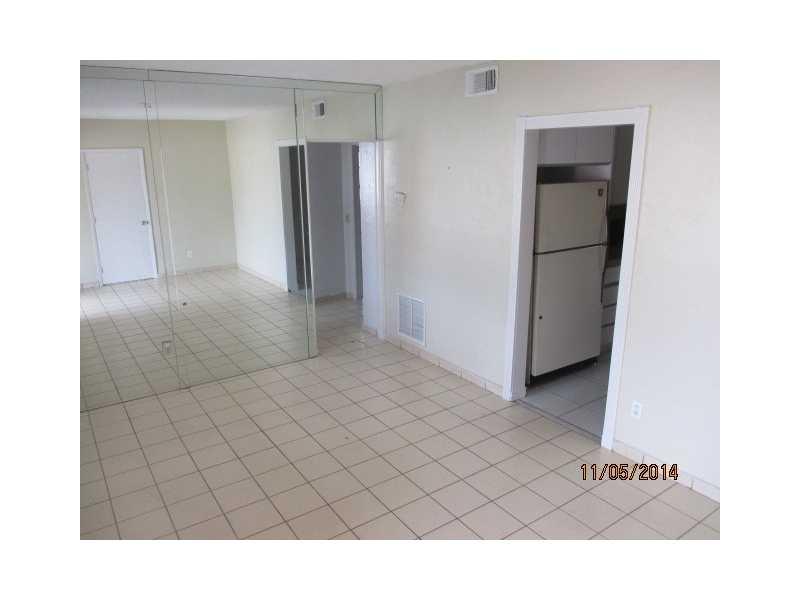 6 53 41 CAROLE ANNE PARK - Residential