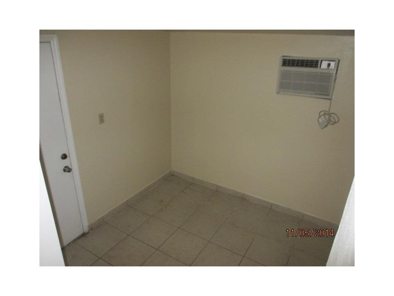 6 53 41 CAROLE ANNE PARK - Residential