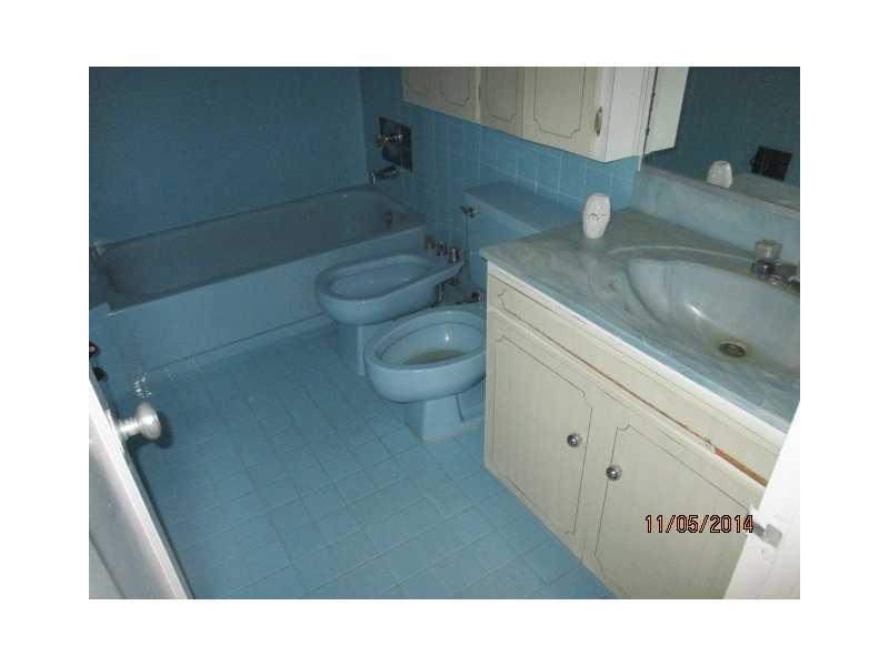 6 53 41 CAROLE ANNE PARK - Residential