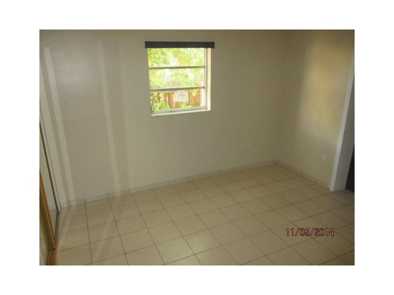 6 53 41 CAROLE ANNE PARK - Residential