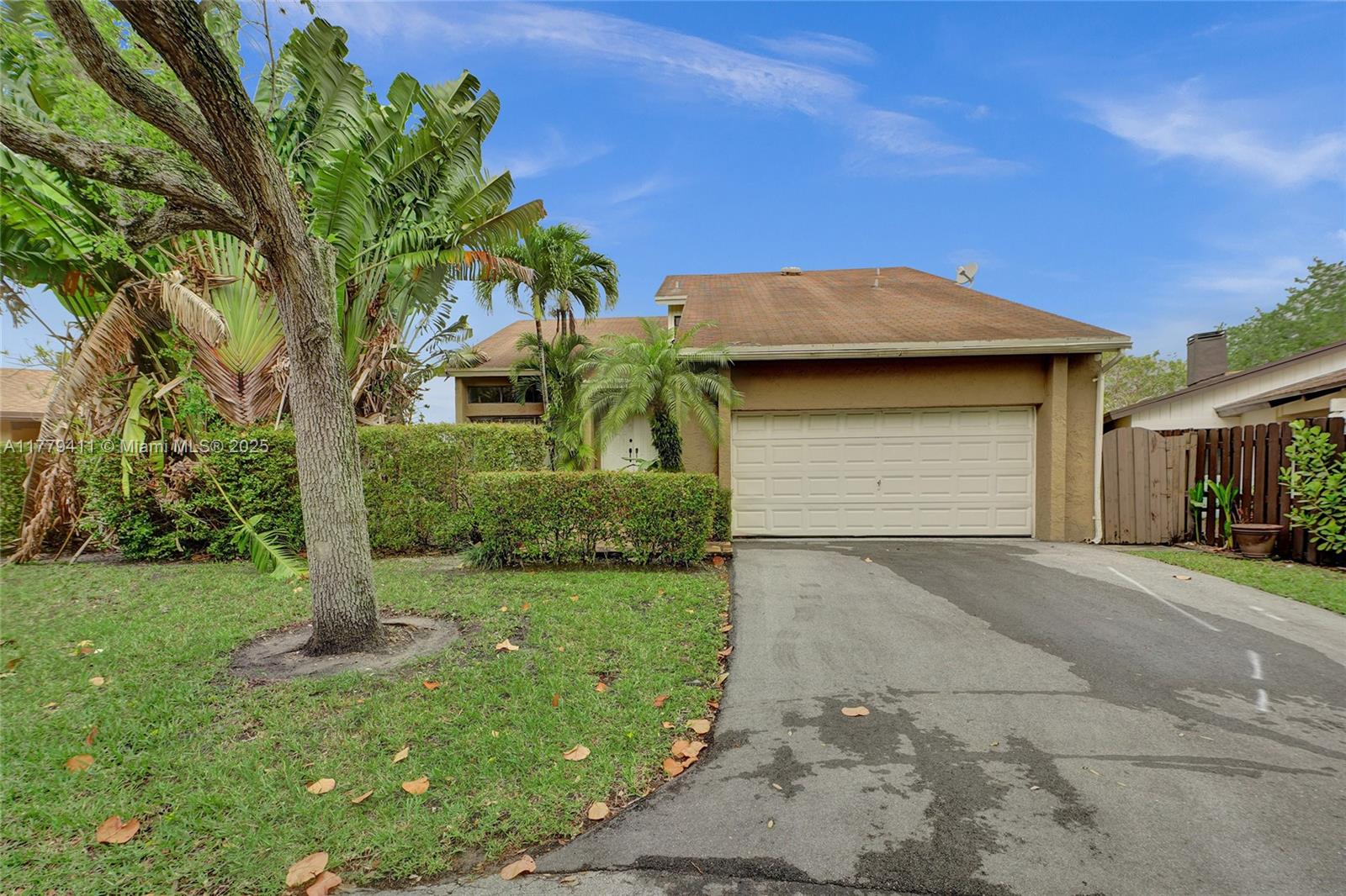 11724 Sw 134th Ct, Miami, Broward County, Florida - 4 Bedrooms  
3 Bathrooms - 