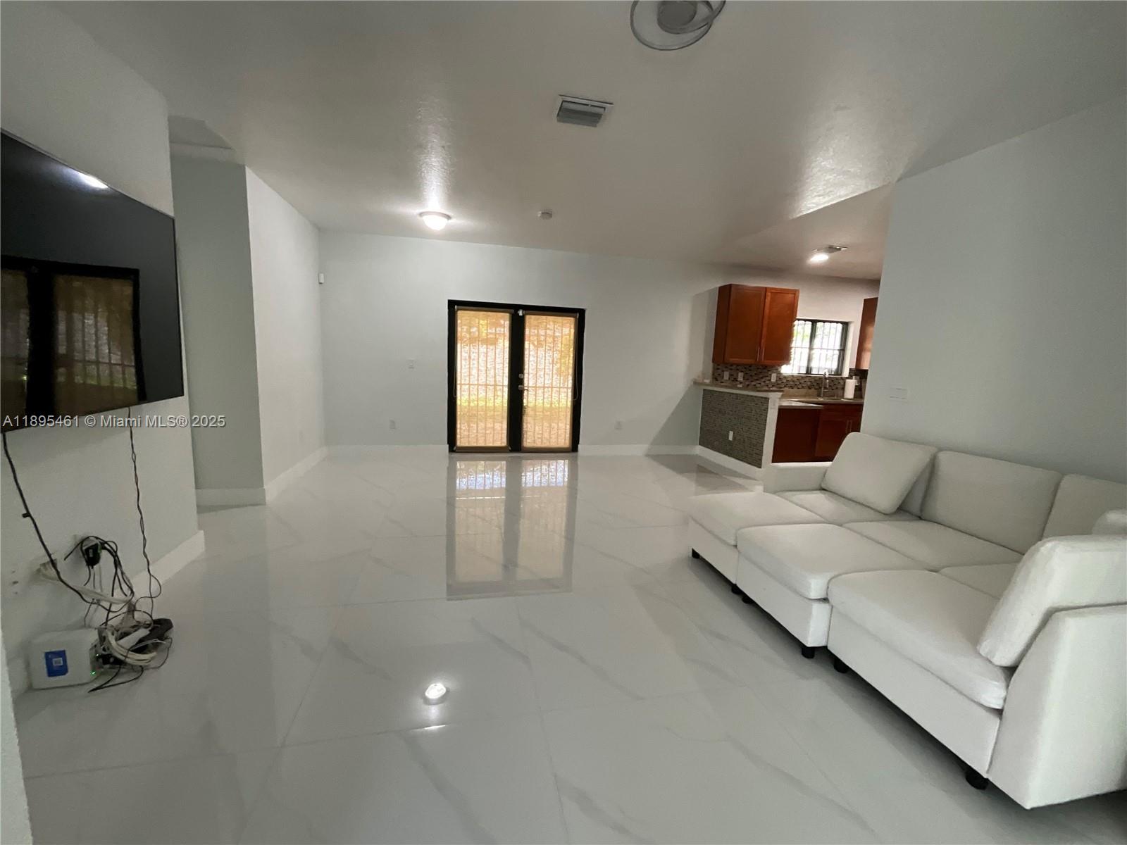 VILLA LAS ROSAS - Residential