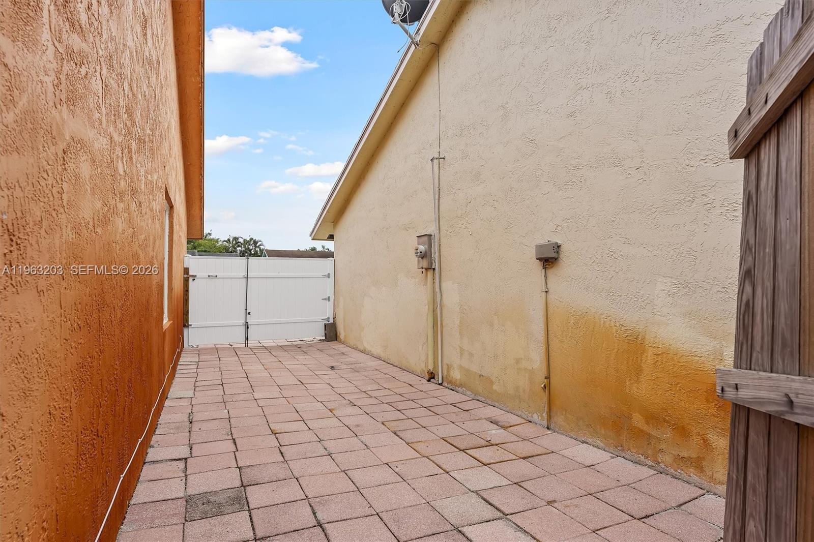 LEE'S CROSSING - Residential