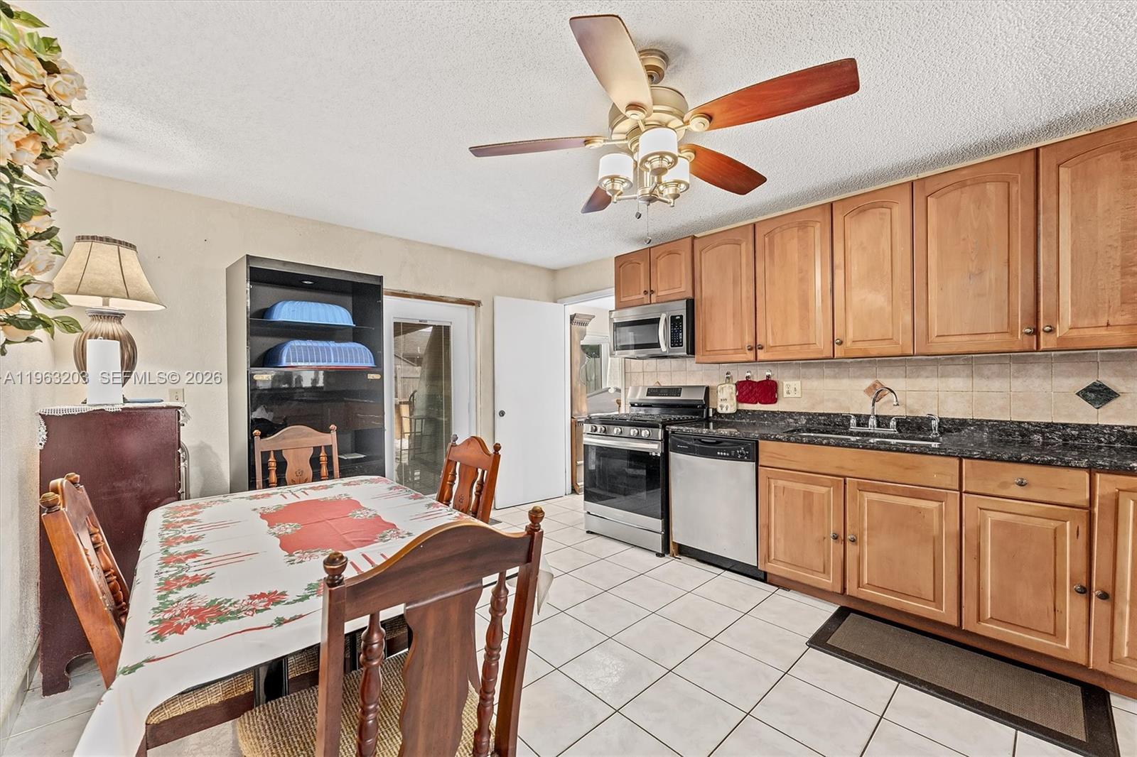 LEE'S CROSSING - Residential