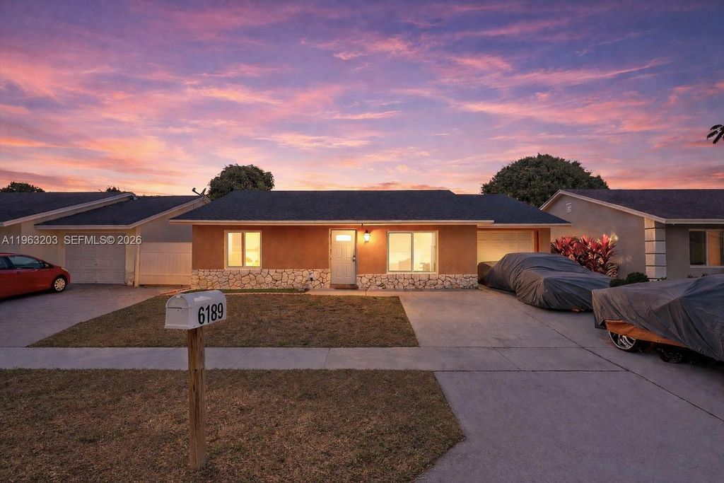 Photo of 6189 Moonbeam Dr, Lake Worth, FL 33463 (MLS # A11963203)