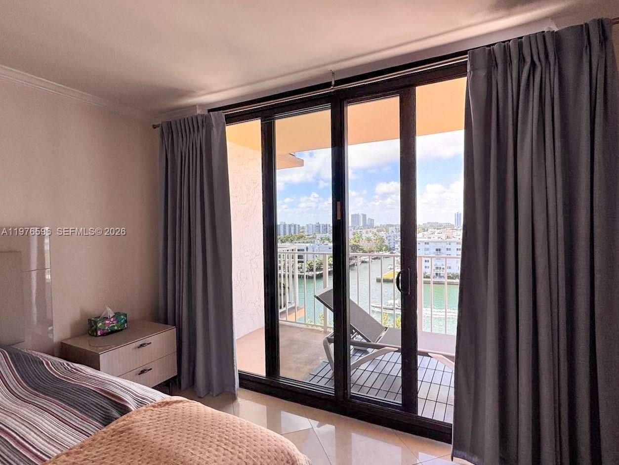 WINSTON TOWERS 700 CONDO - Residential Lease