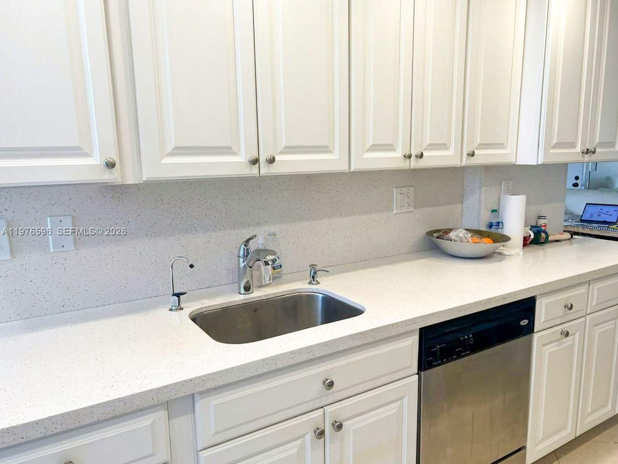 WINSTON TOWERS 700 CONDO - Residential Lease