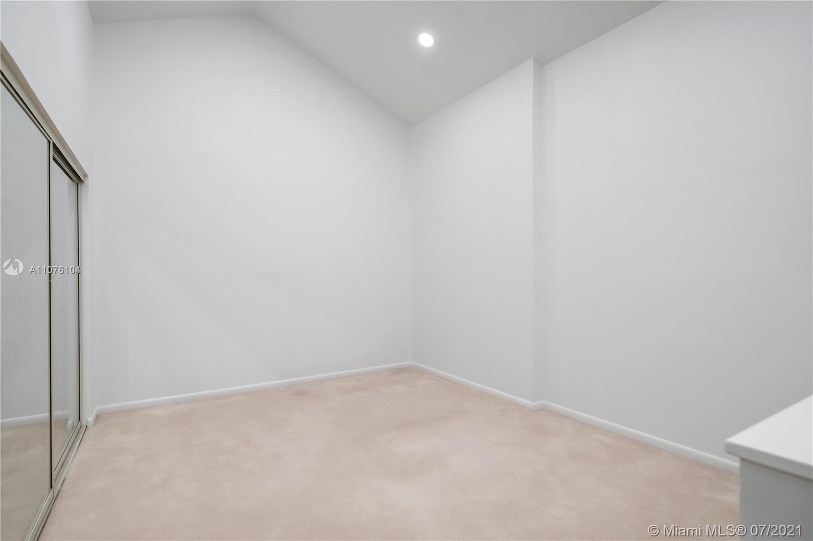 GABLES ESTS NO 4 - Residential