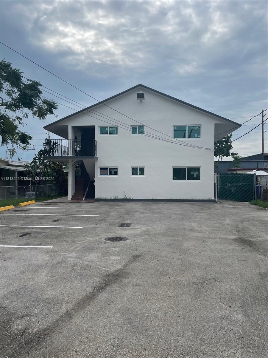 2622 Nw 24th St 2, Miami, Broward County, Florida - 3 Bedrooms  
2 Bathrooms - 