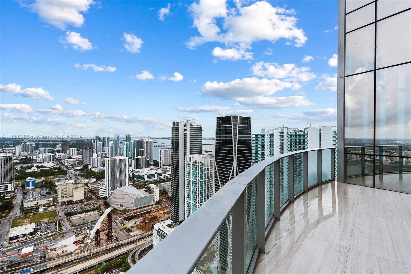 PARAMOUNT MIAMI WORLDCENT - Residential