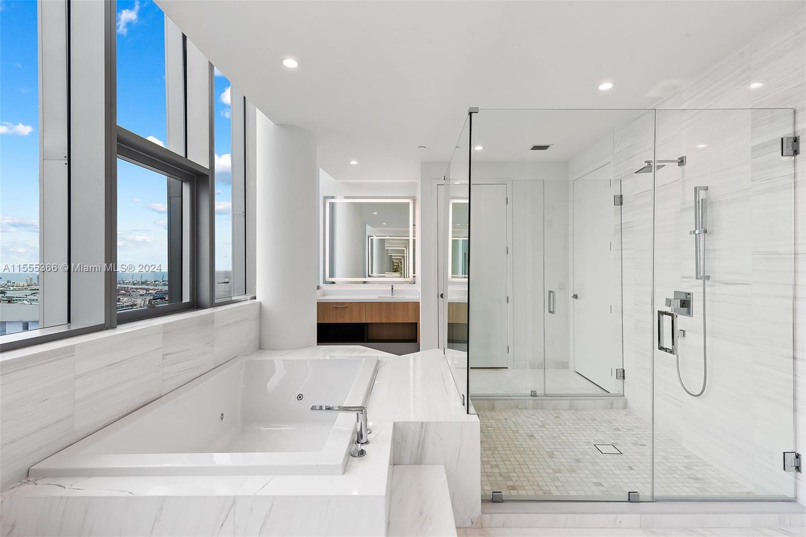 PARAMOUNT MIAMI WORLDCENT - Residential