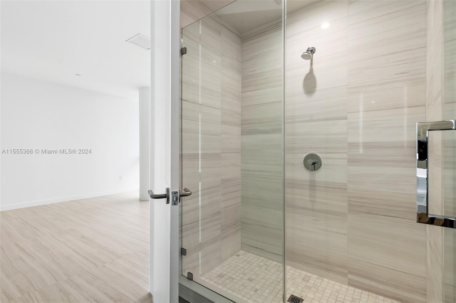 PARAMOUNT MIAMI WORLDCENT - Residential