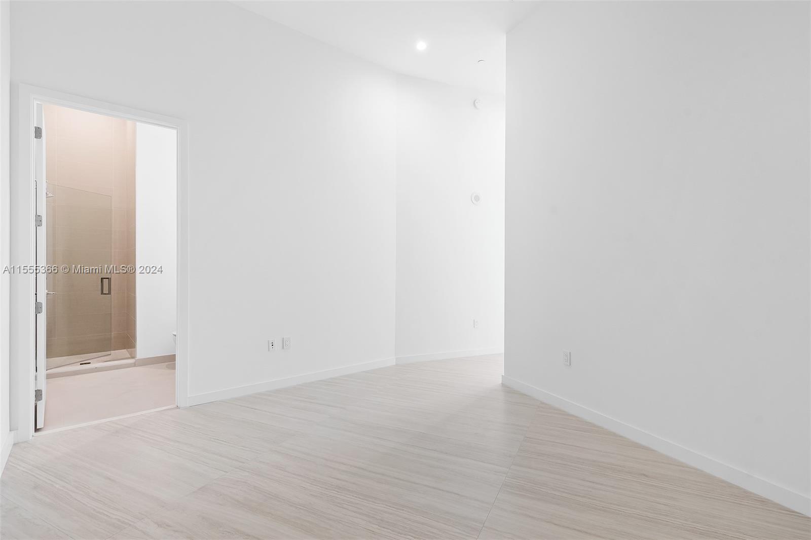 PARAMOUNT MIAMI WORLDCENT - Residential