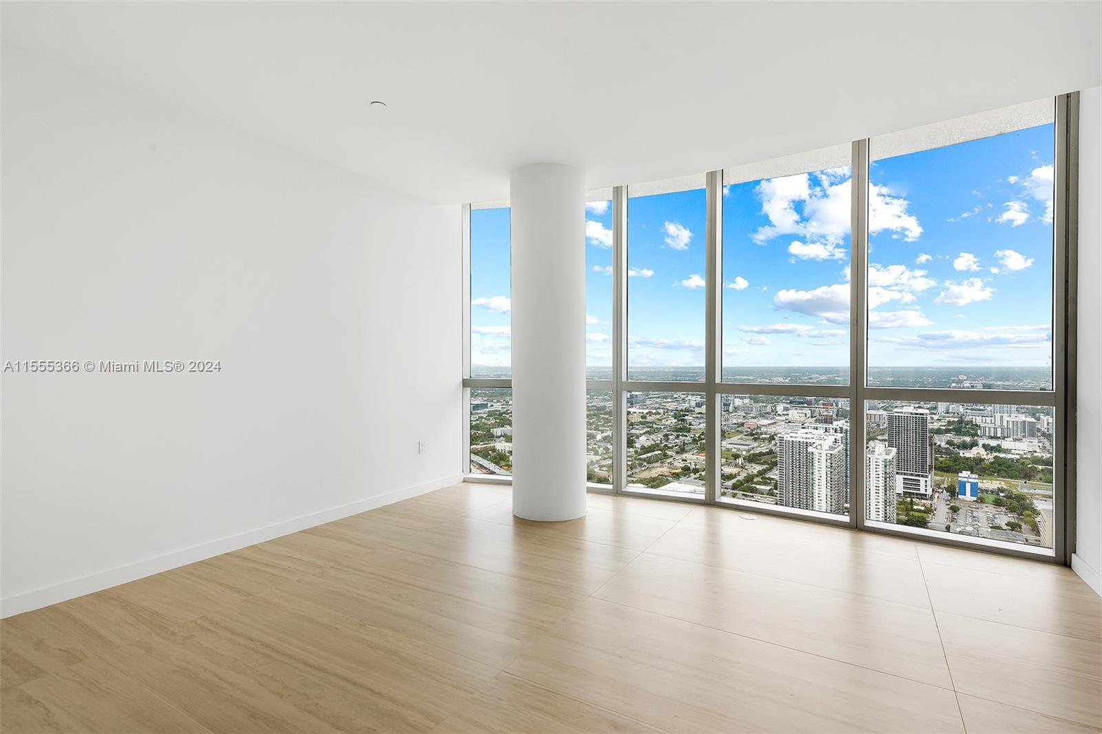 PARAMOUNT MIAMI WORLDCENT - Residential