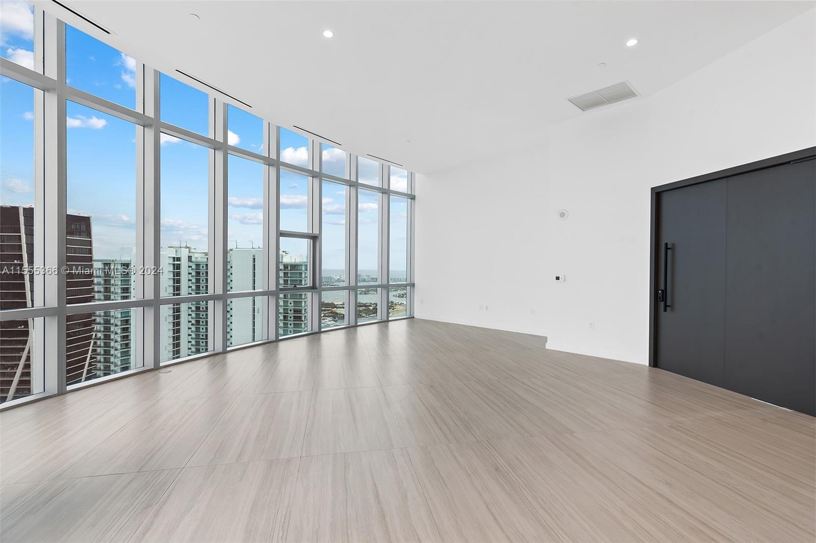 PARAMOUNT MIAMI WORLDCENT - Residential