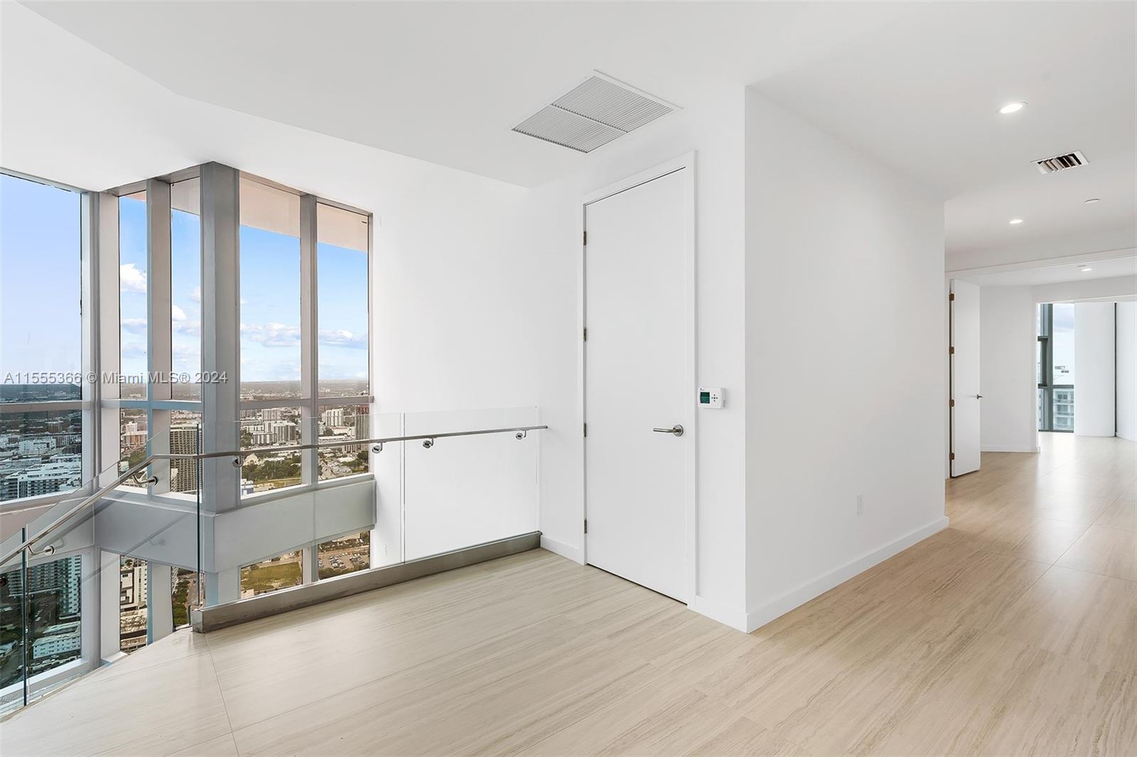PARAMOUNT MIAMI WORLDCENT - Residential