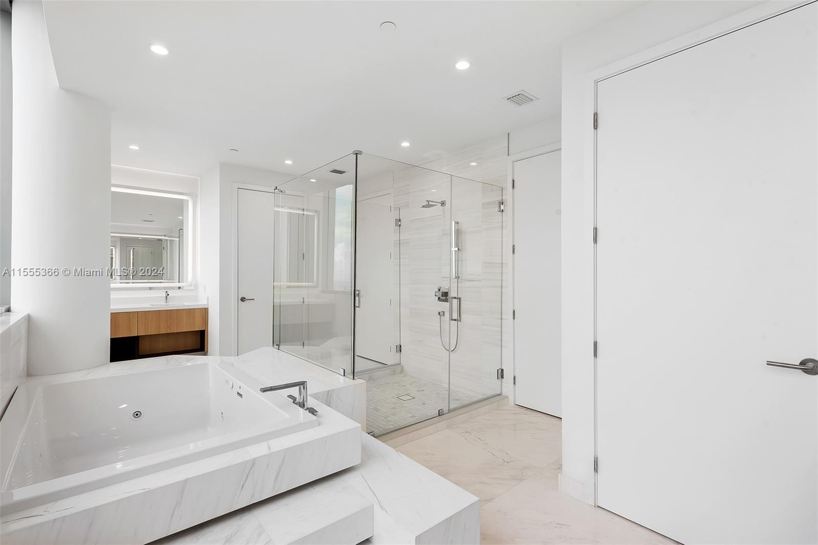 PARAMOUNT MIAMI WORLDCENT - Residential
