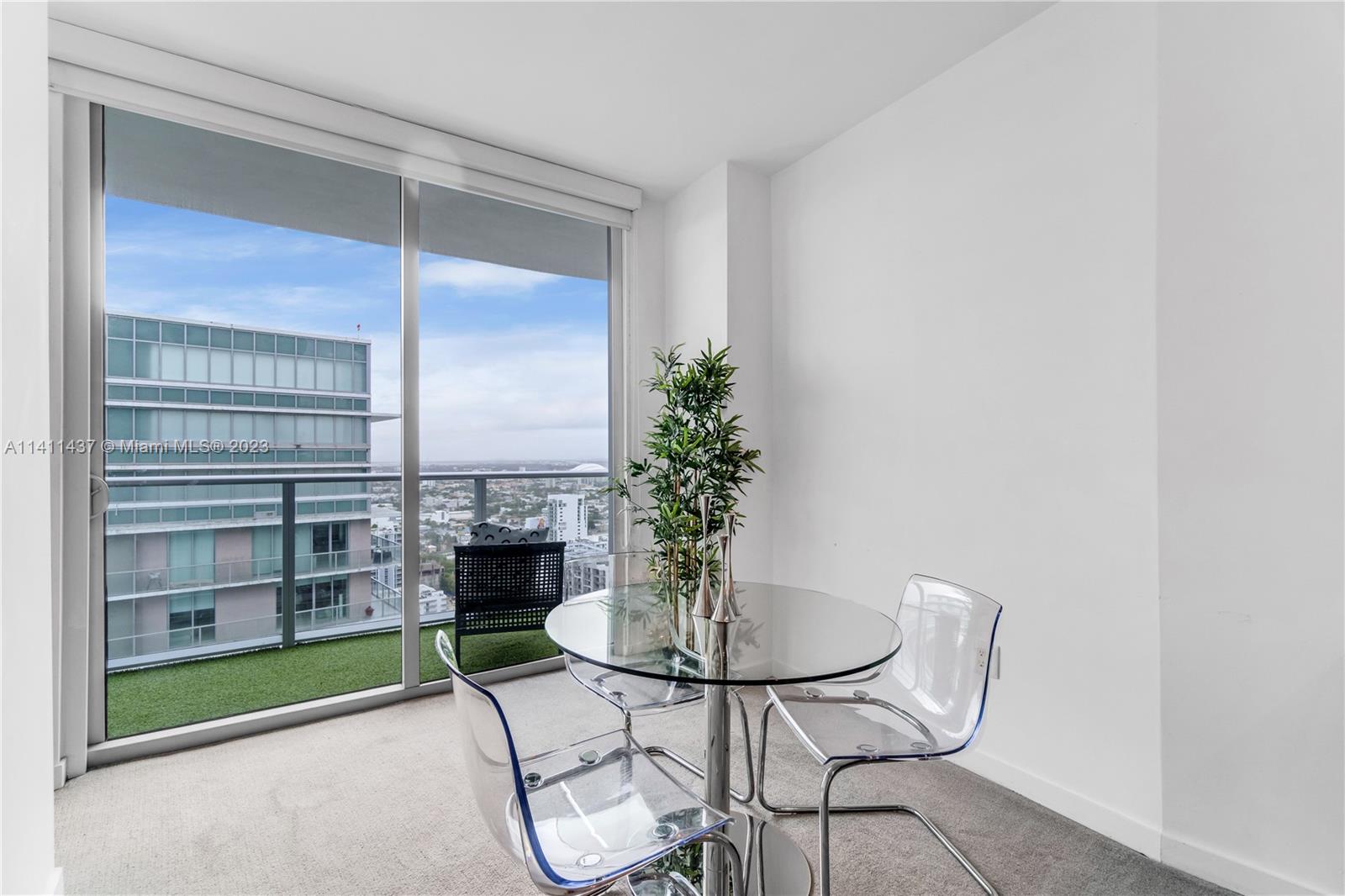 1100 MILLECENTO RESIDENCE - Residential