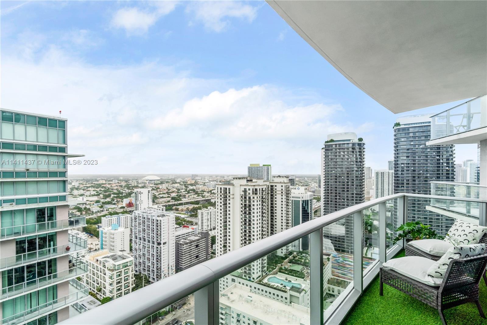 1100 MILLECENTO RESIDENCE - Residential