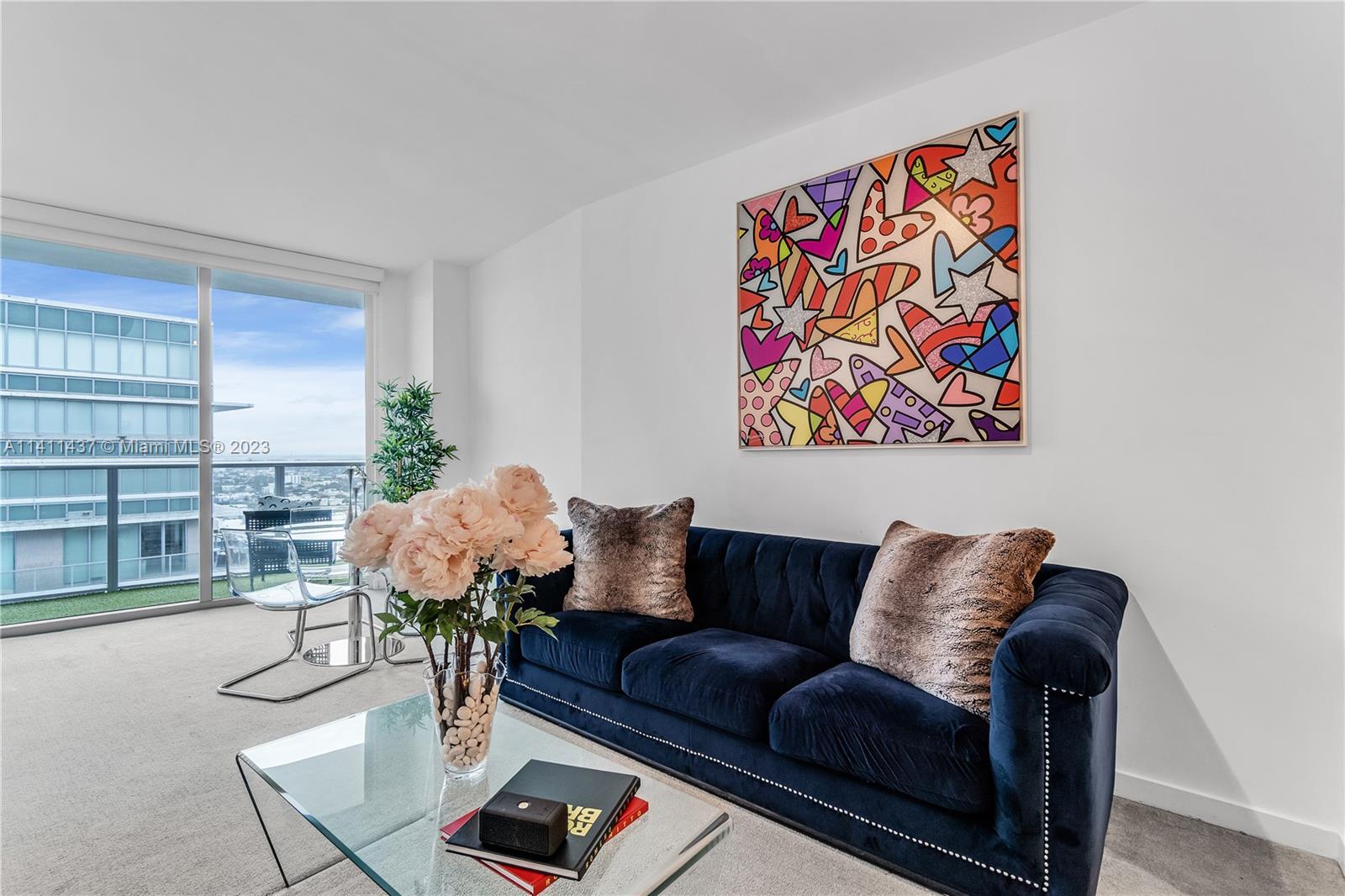 1100 MILLECENTO RESIDENCE - Residential