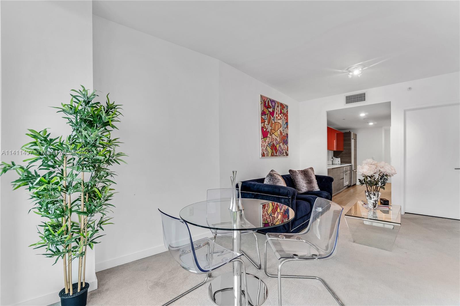 1100 MILLECENTO RESIDENCE - Residential