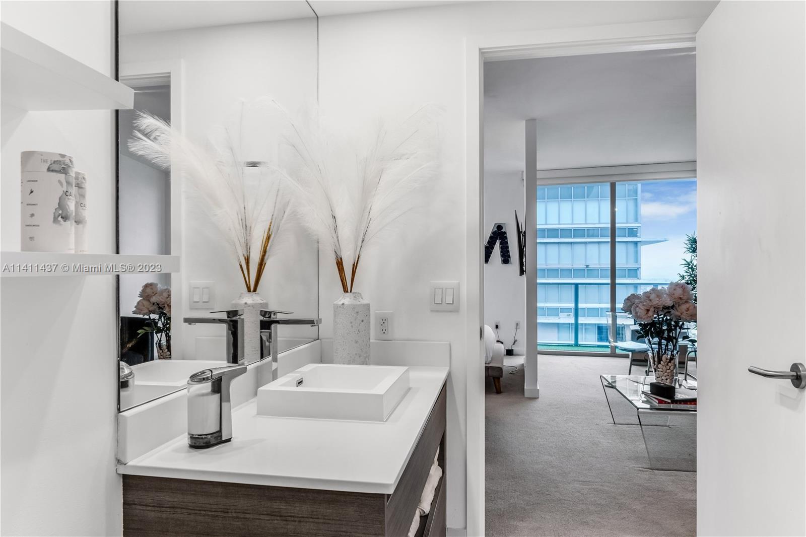 1100 MILLECENTO RESIDENCE - Residential