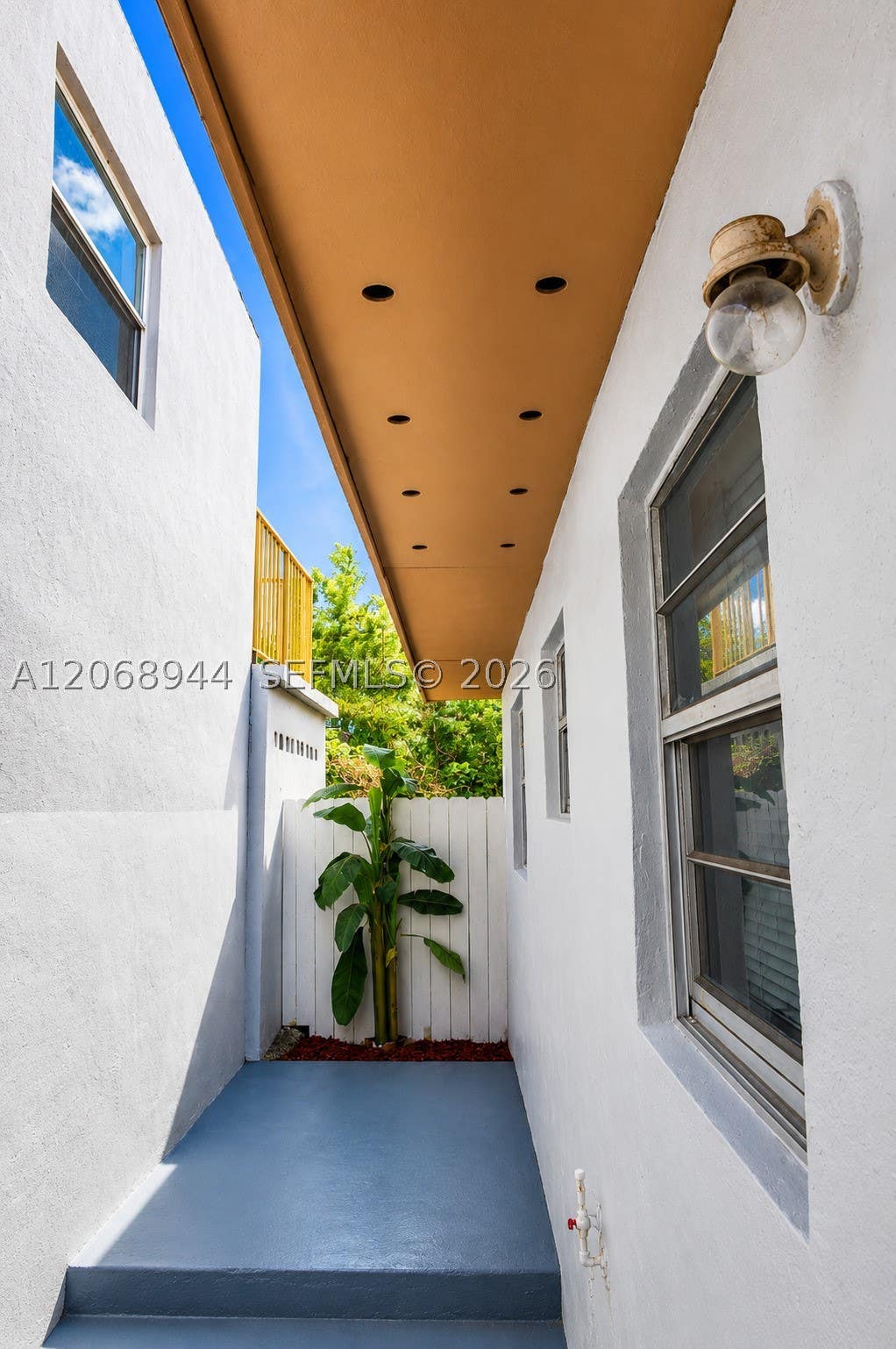 Photo of 119 NW 3rd St, Hallandale Beach, FL 33009 (MLS # A12068944)