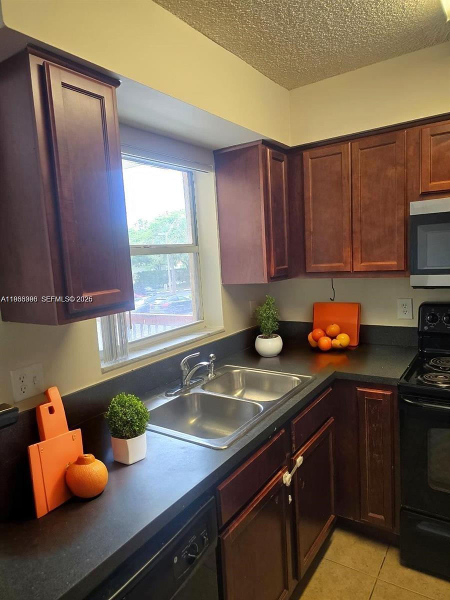 SOUTH PALM PLACE CONDO - Residential