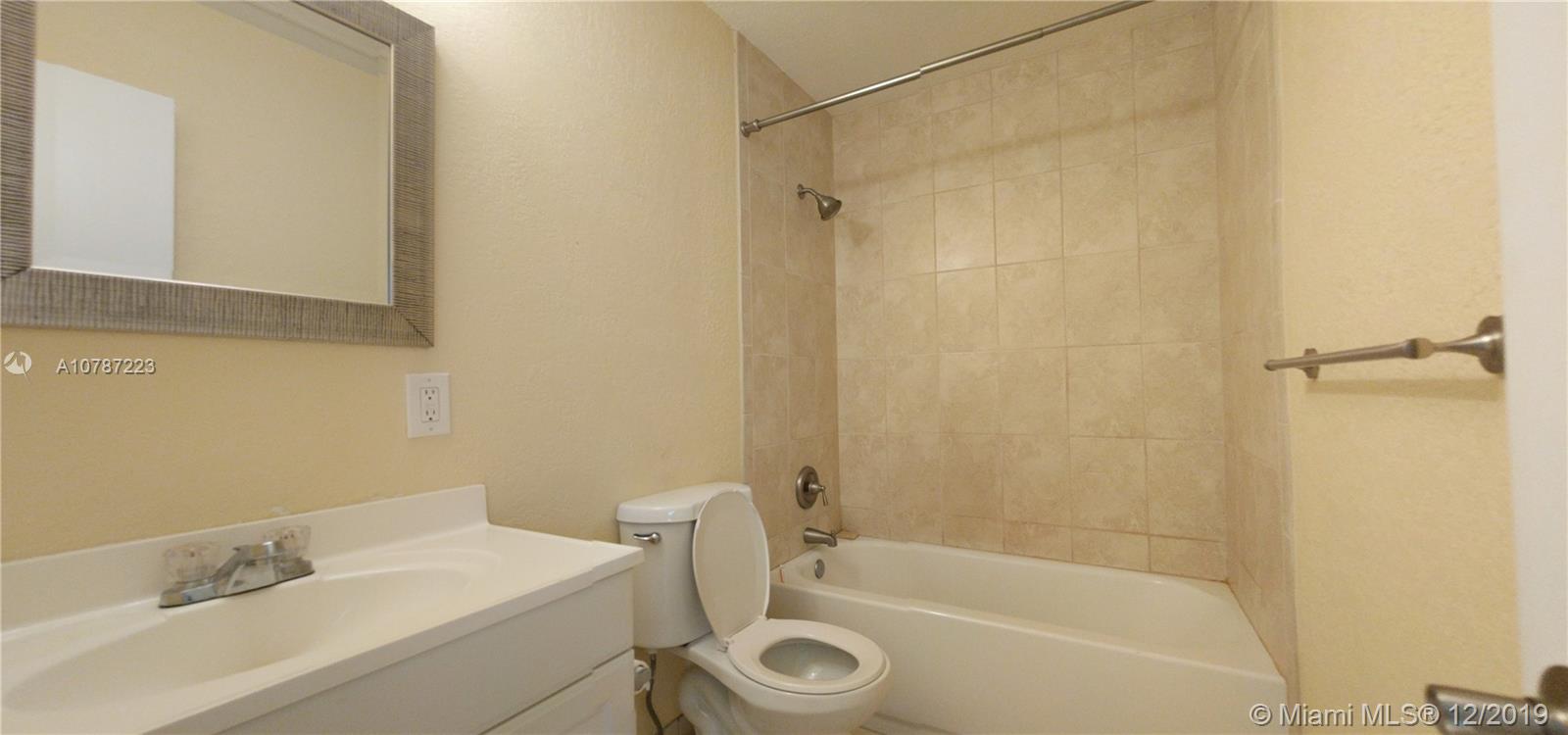 LAUDERDALE - Residential Lease