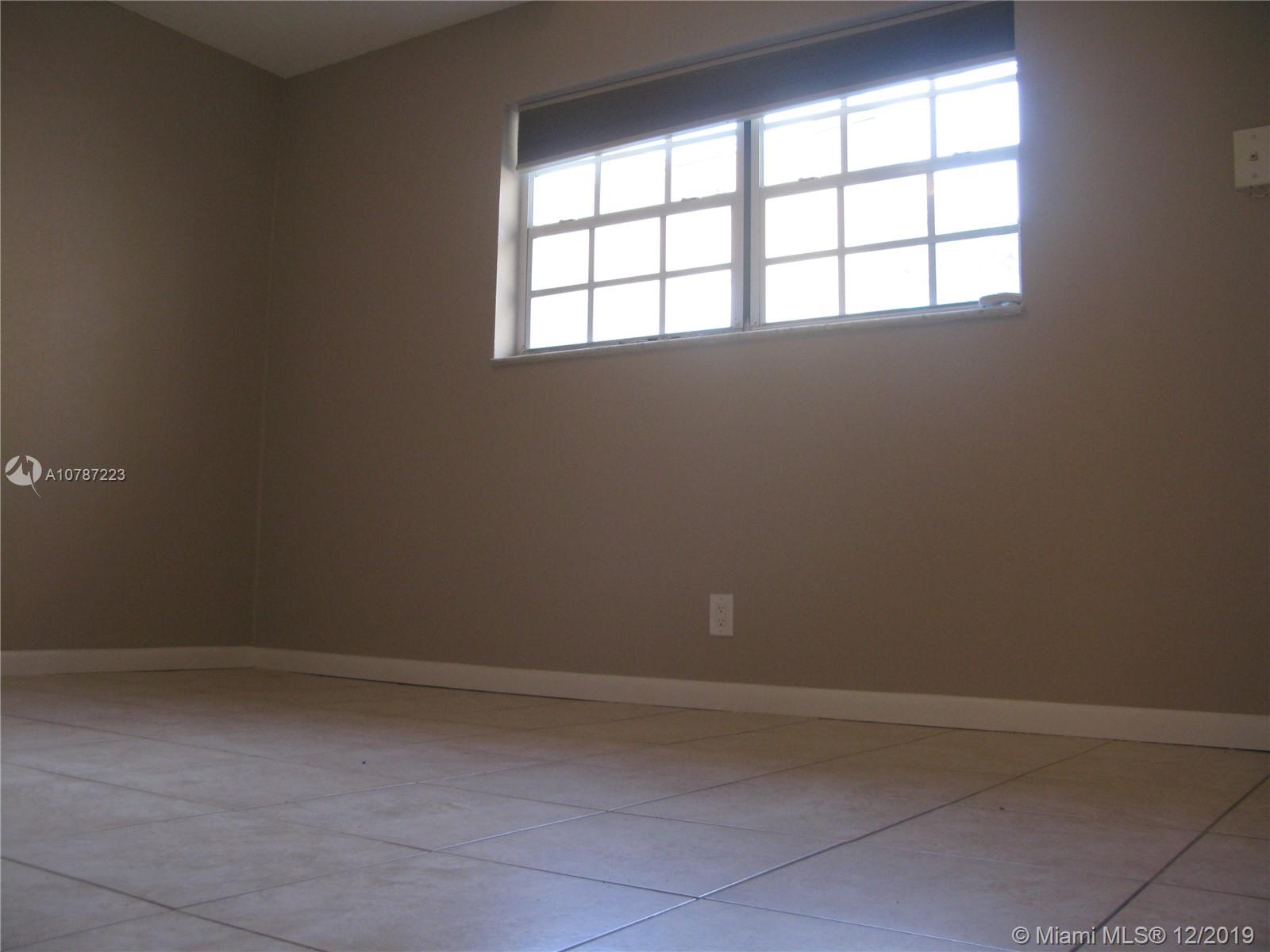 LAUDERDALE - Residential Lease