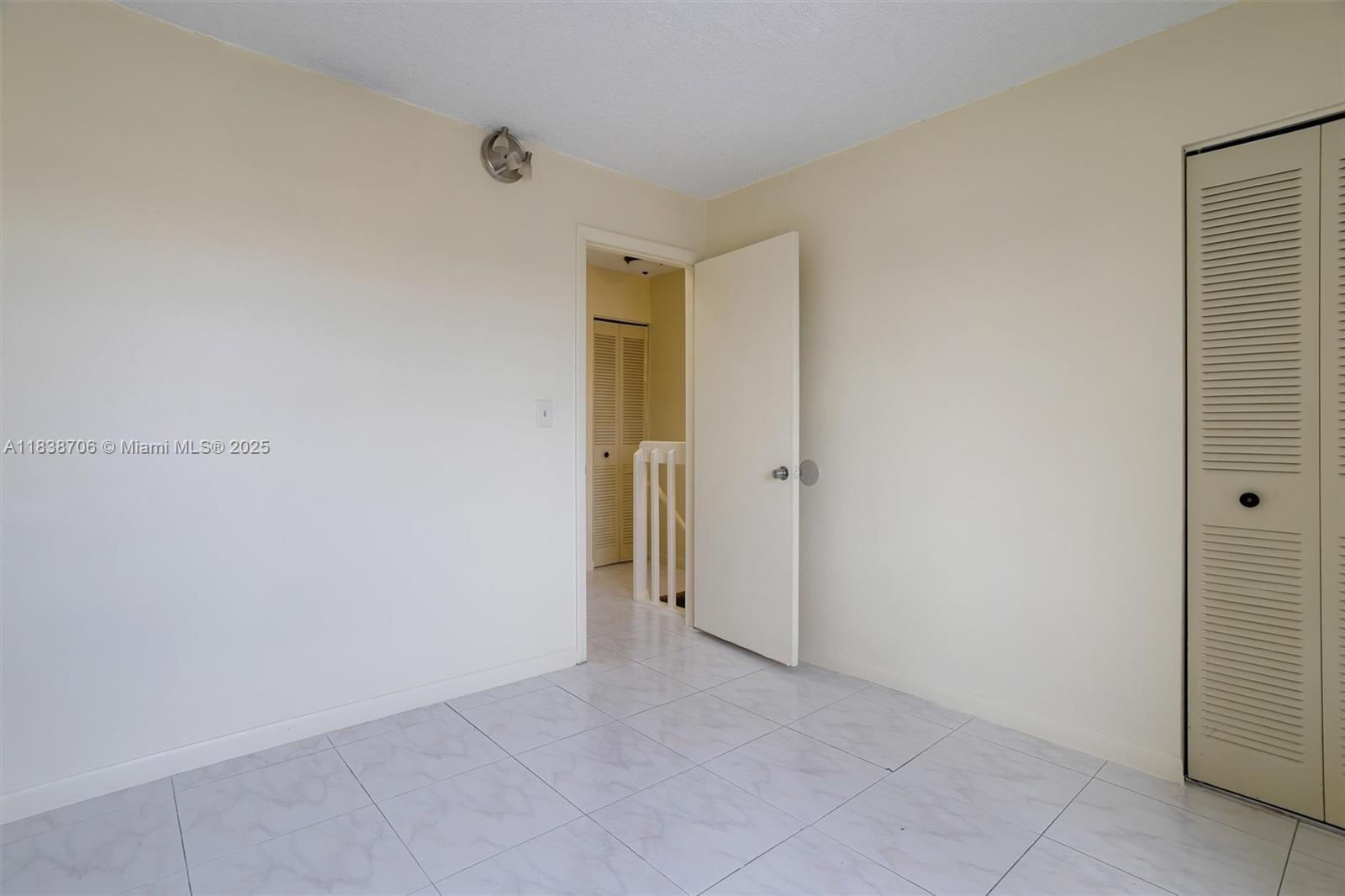 LAGO BELLO CONDO #1 - Residential