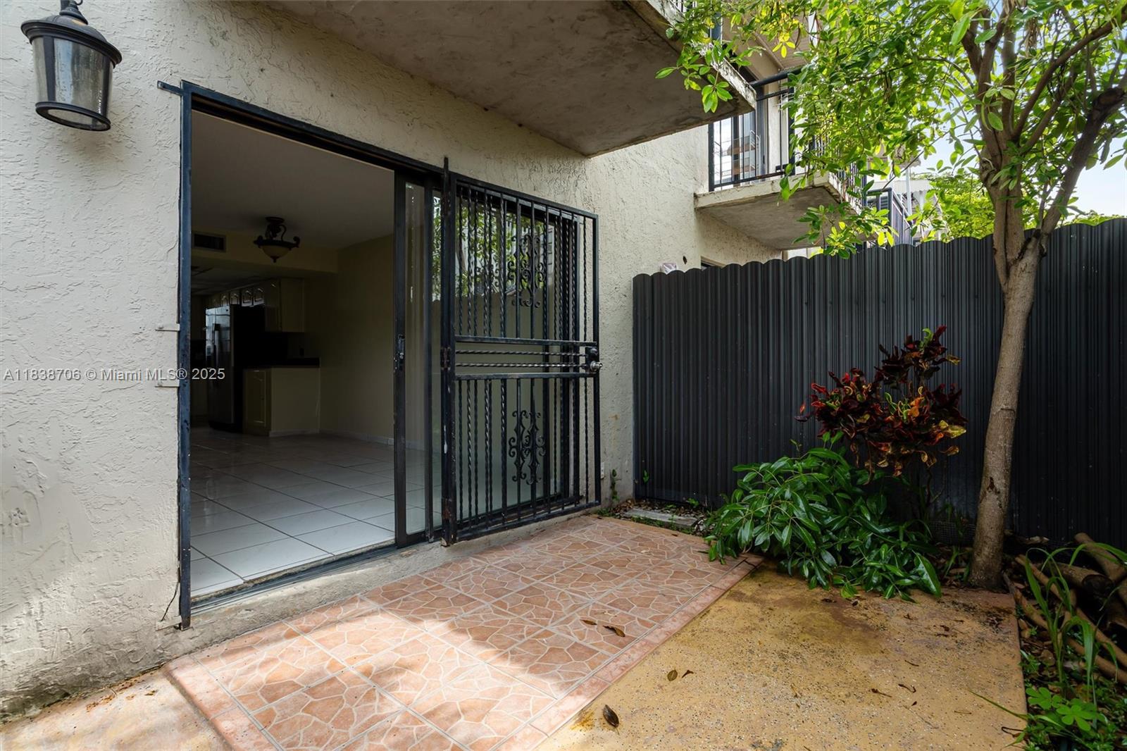 LAGO BELLO CONDO #1 - Residential