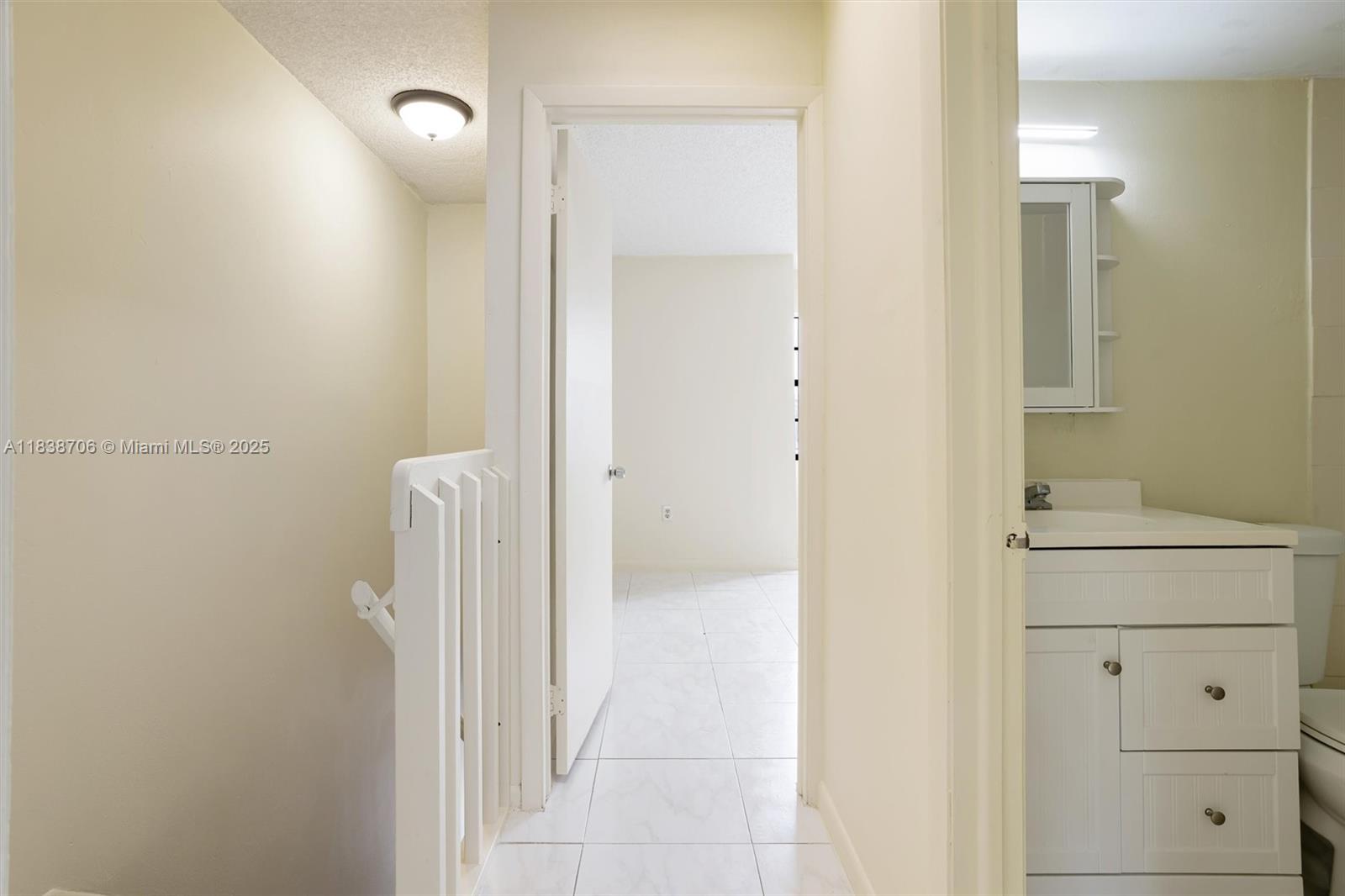 LAGO BELLO CONDO #1 - Residential