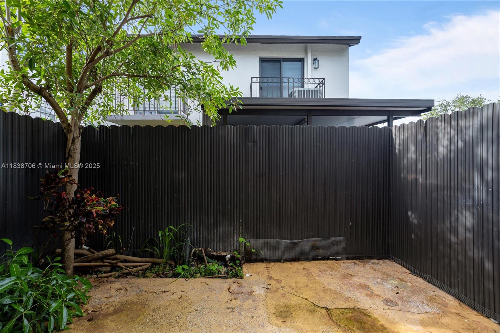 LAGO BELLO CONDO #1 - Residential