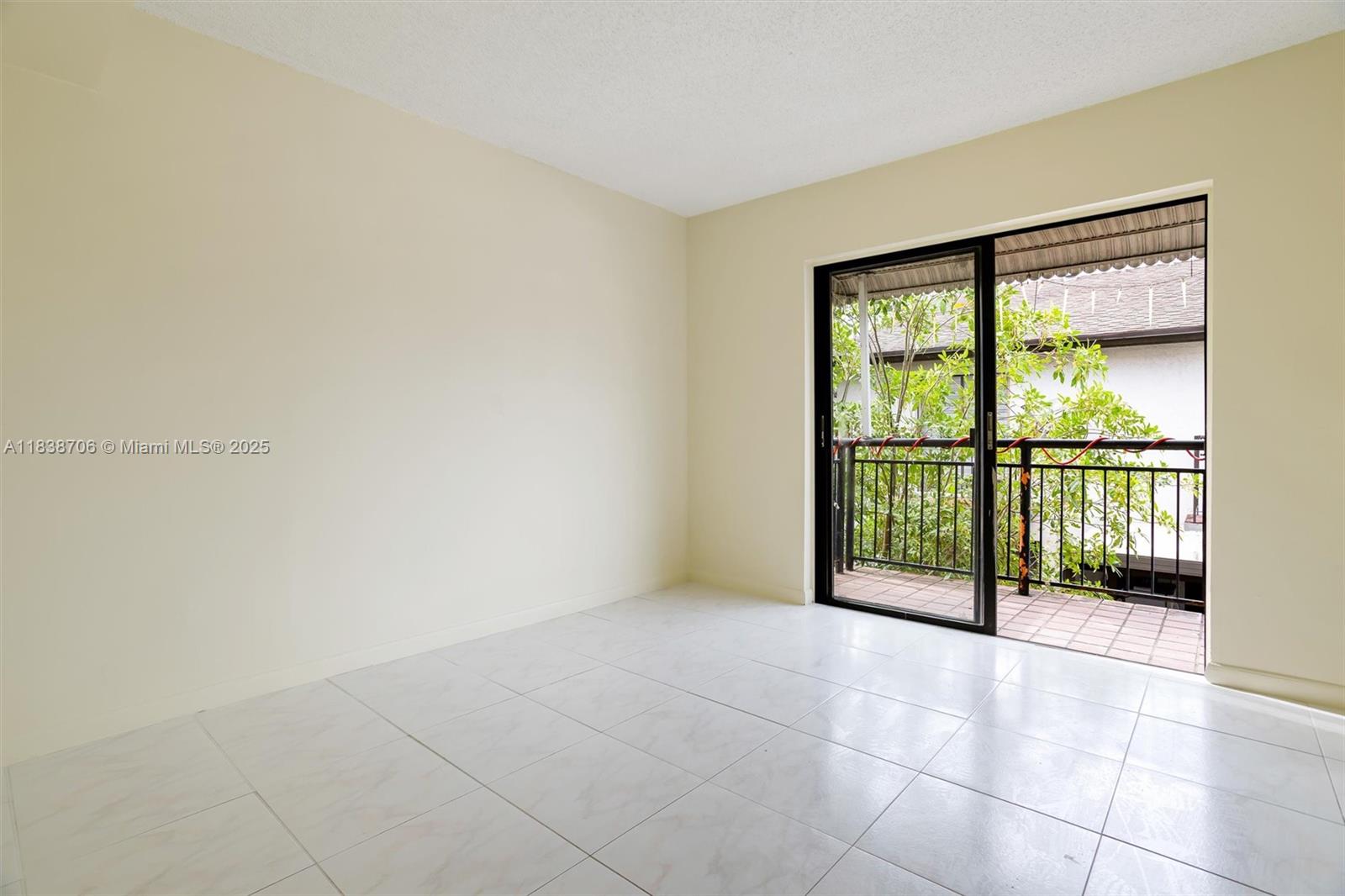 LAGO BELLO CONDO #1 - Residential