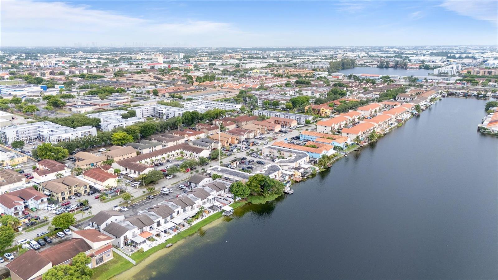 LAGO BELLO CONDO #1 - Residential