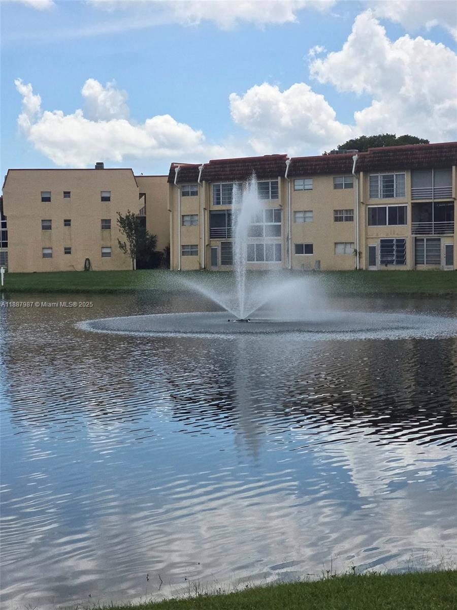SUNRISE LAKES 81 CONDO - Residential