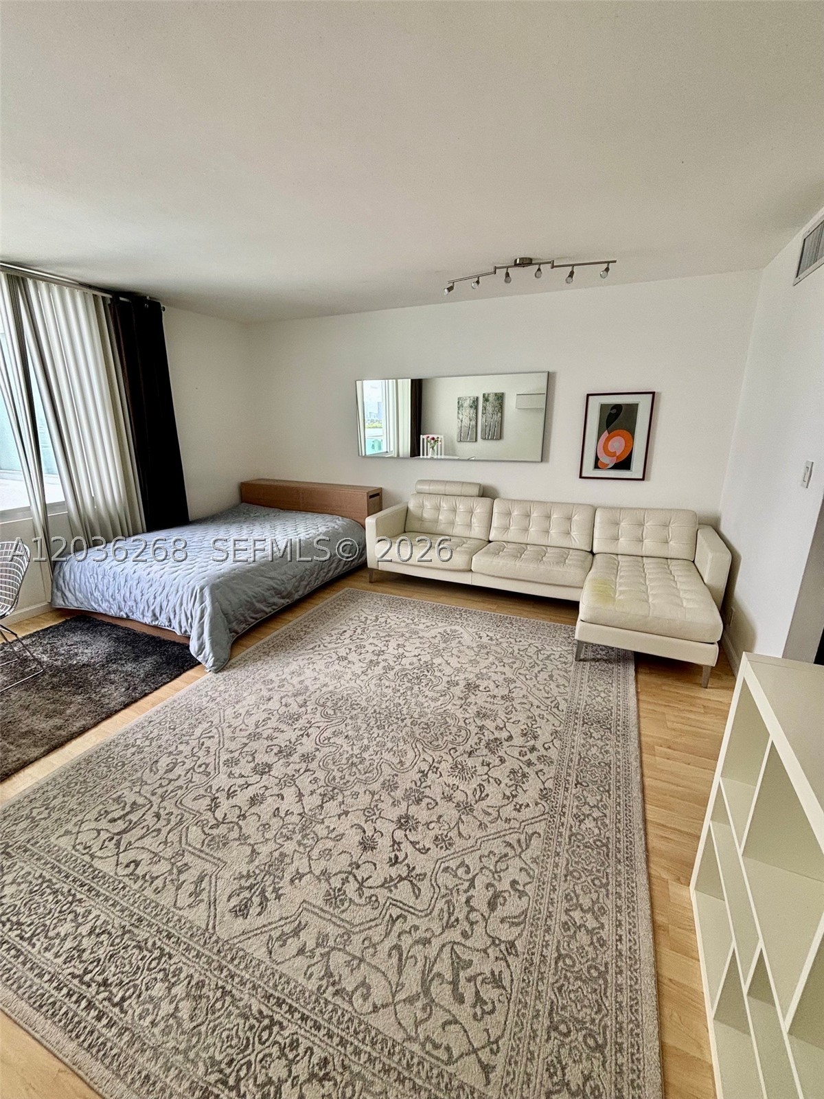 1000 West Ave 822