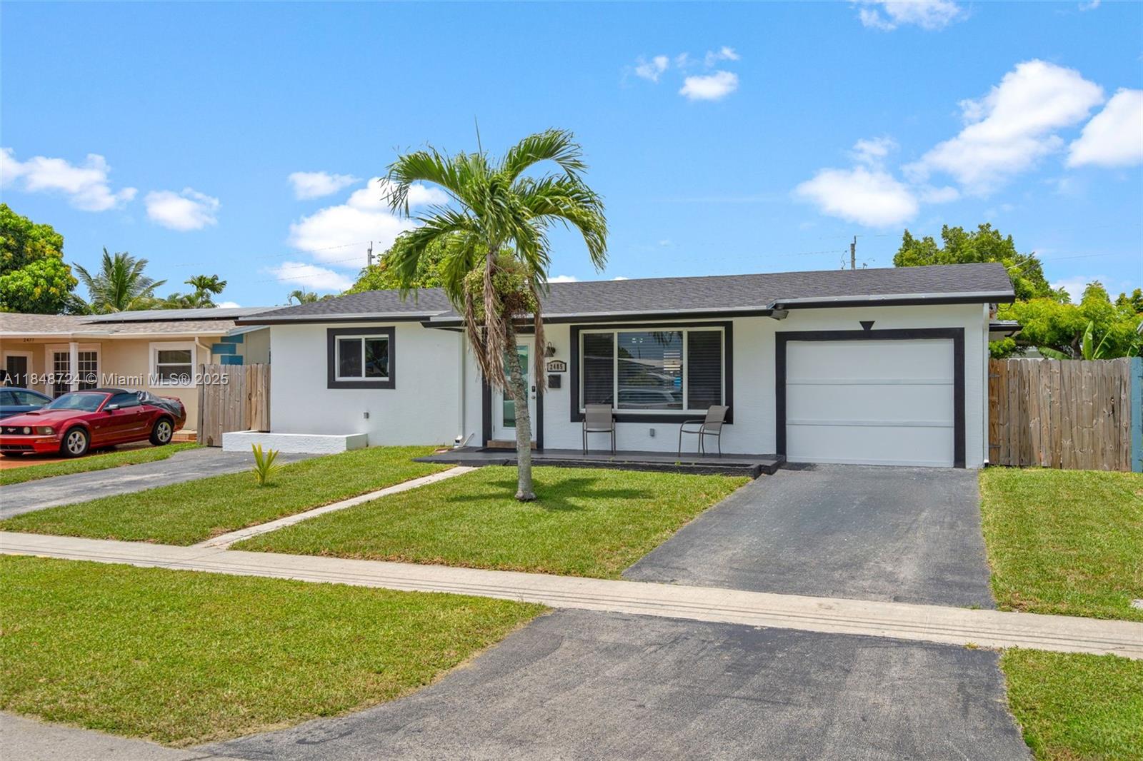 2485 NW 84th Way, Sunrise, FL, 33322/$429,999 2 2485 NW 84th Way