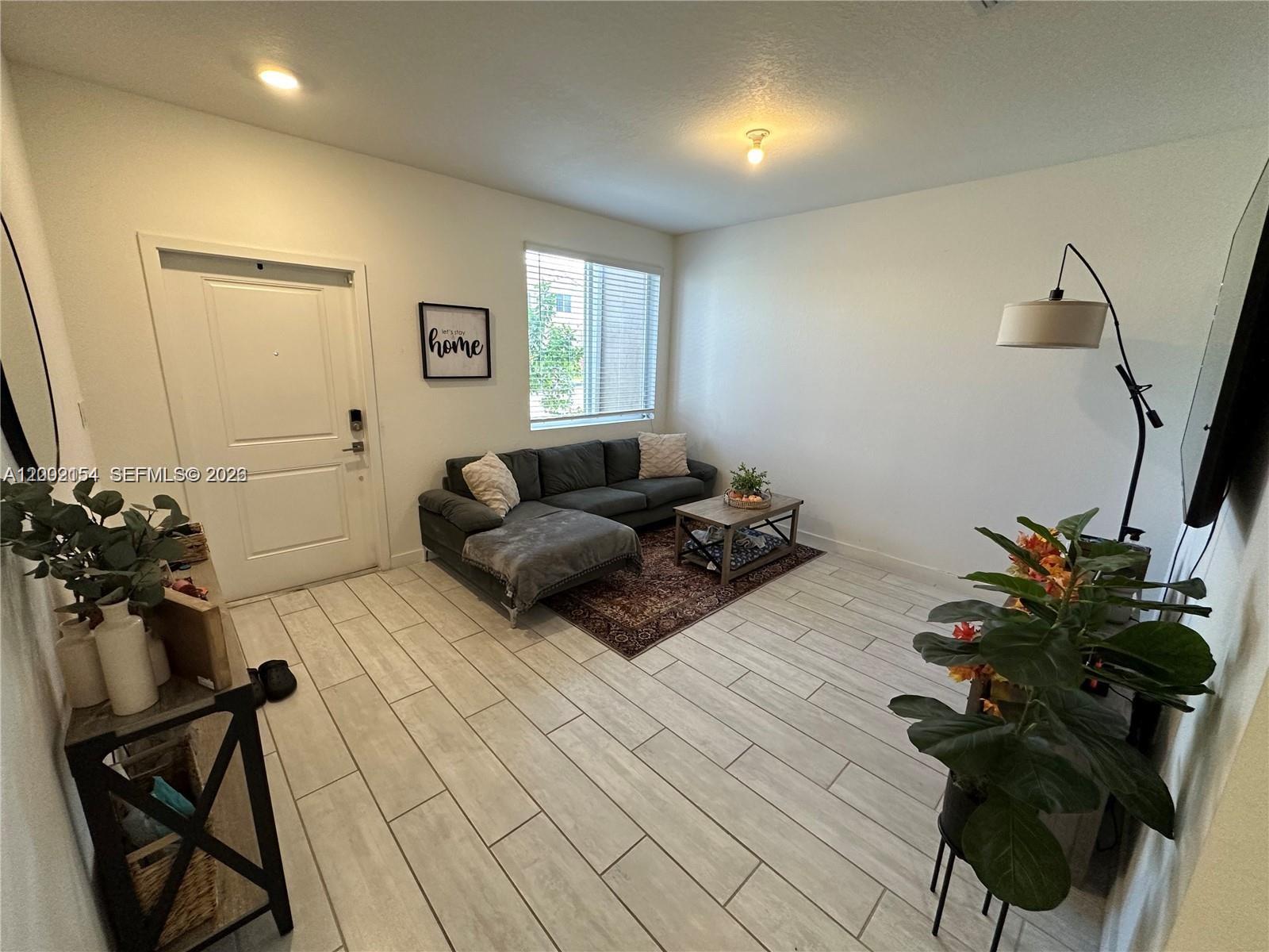 1030 SE 23rd Ter 1030