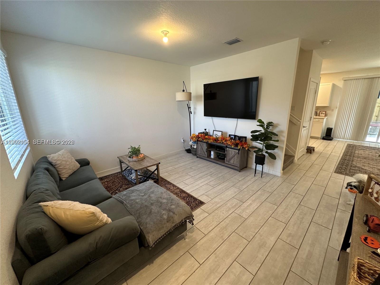 1030 SE 23rd Ter 1030