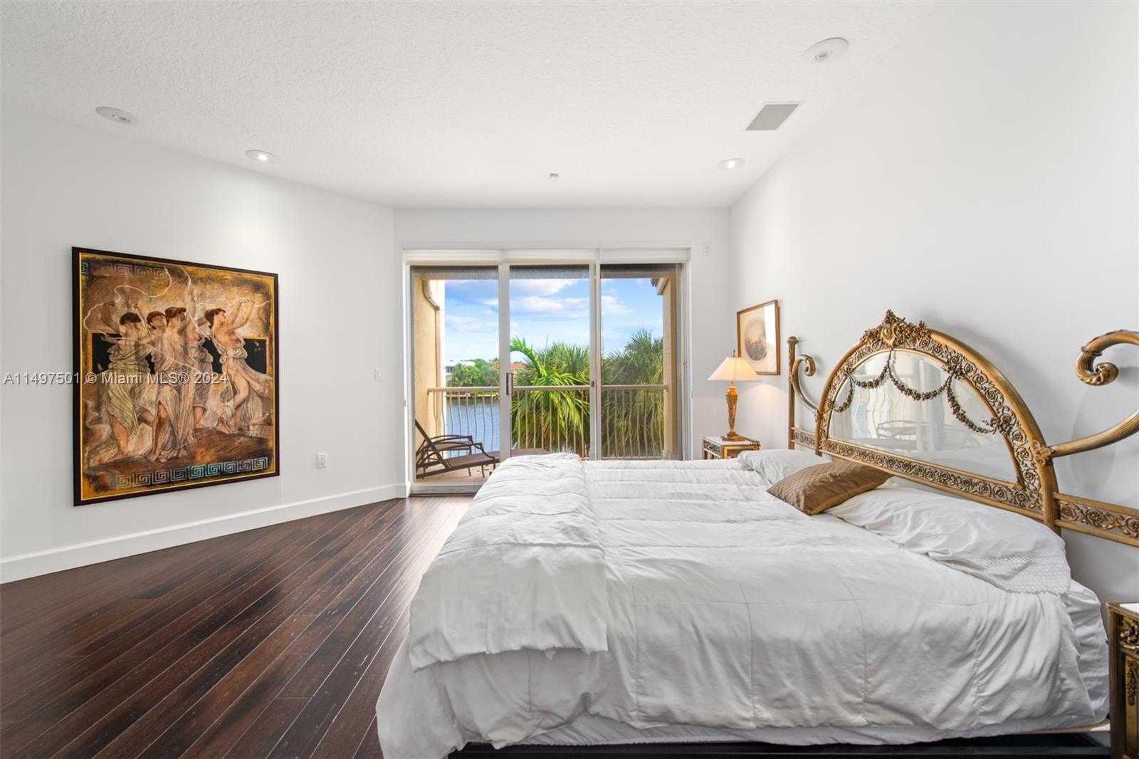 THE COURTYARDS AT THE POI - Residential