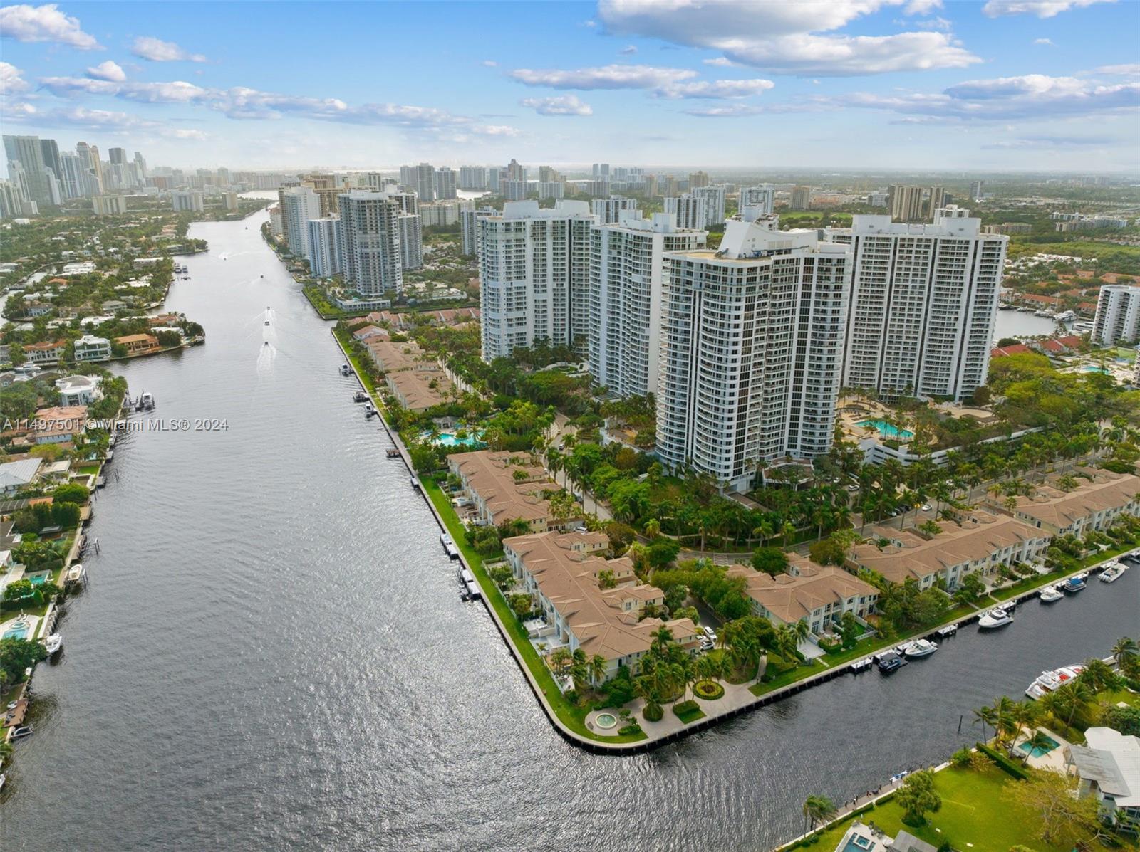 THE COURTYARDS AT THE POI - Residential