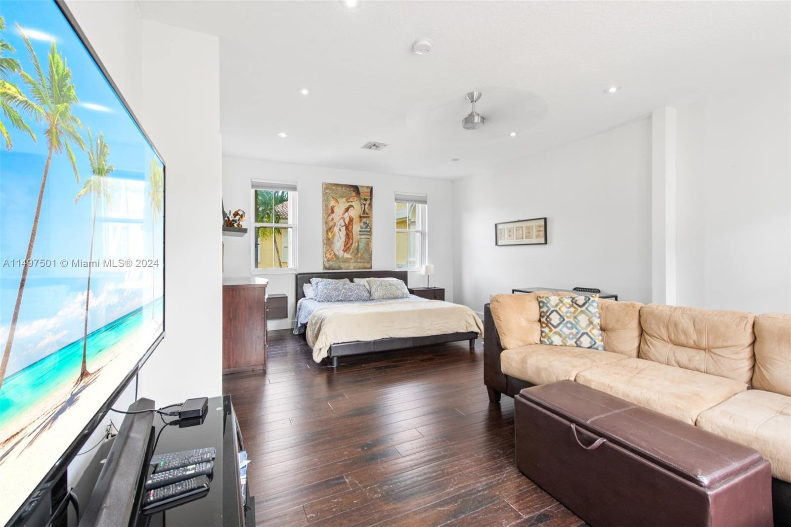 THE COURTYARDS AT THE POI - Residential