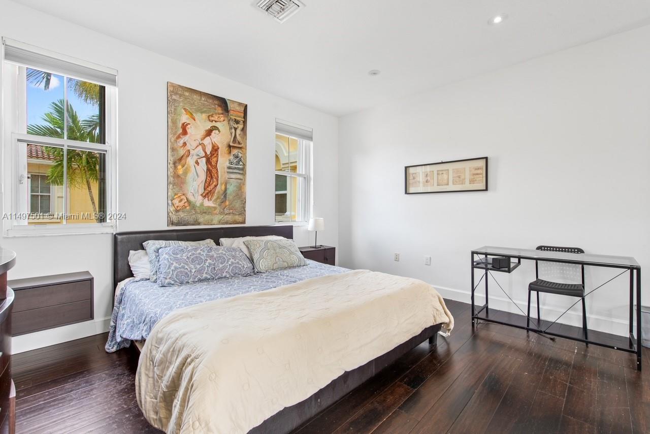 THE COURTYARDS AT THE POI - Residential