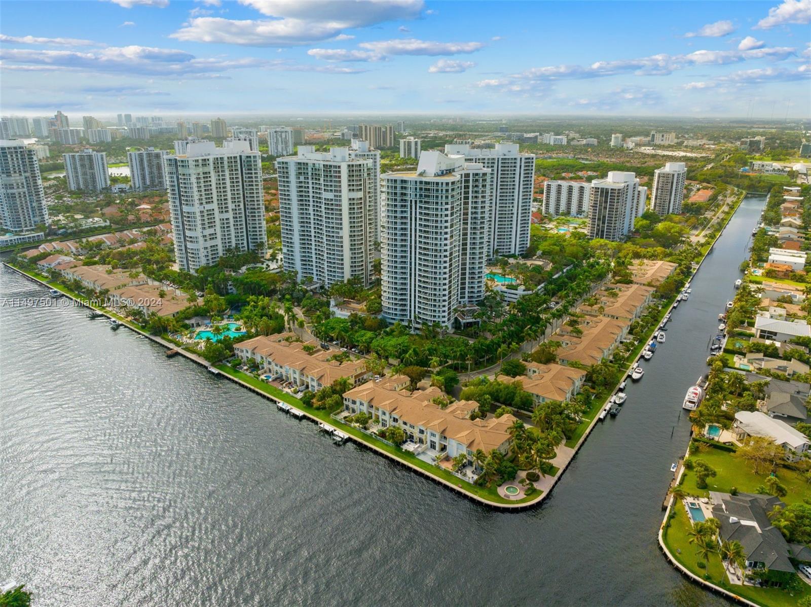 THE COURTYARDS AT THE POI - Residential